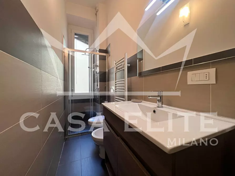 Immagine 27 di Appartamento in vendita  in Viale Abruzzi a Milano