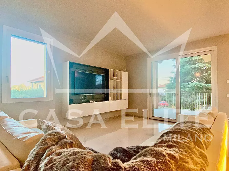 Immagine 2 di Villa in vendita  in via cascina nuova a Corbetta