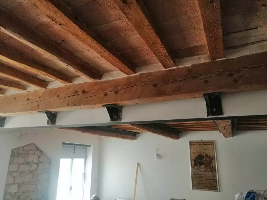 Immagine 3 di Appartamento in vendita  in piazza Balducci a Poggio San Vicino