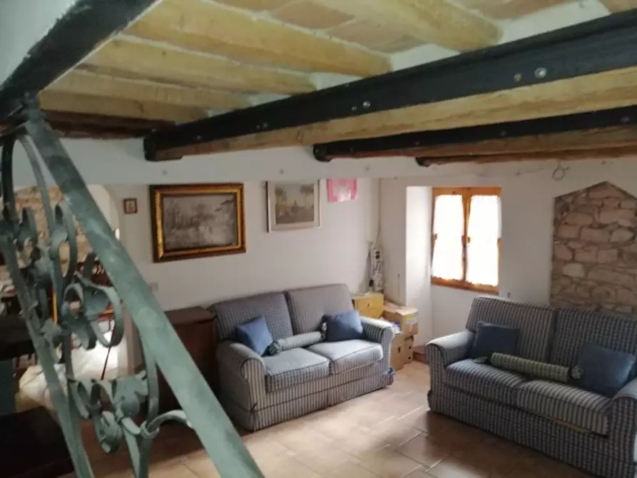 Immagine 18 di Appartamento in vendita  in piazza Balducci a Poggio San Vicino