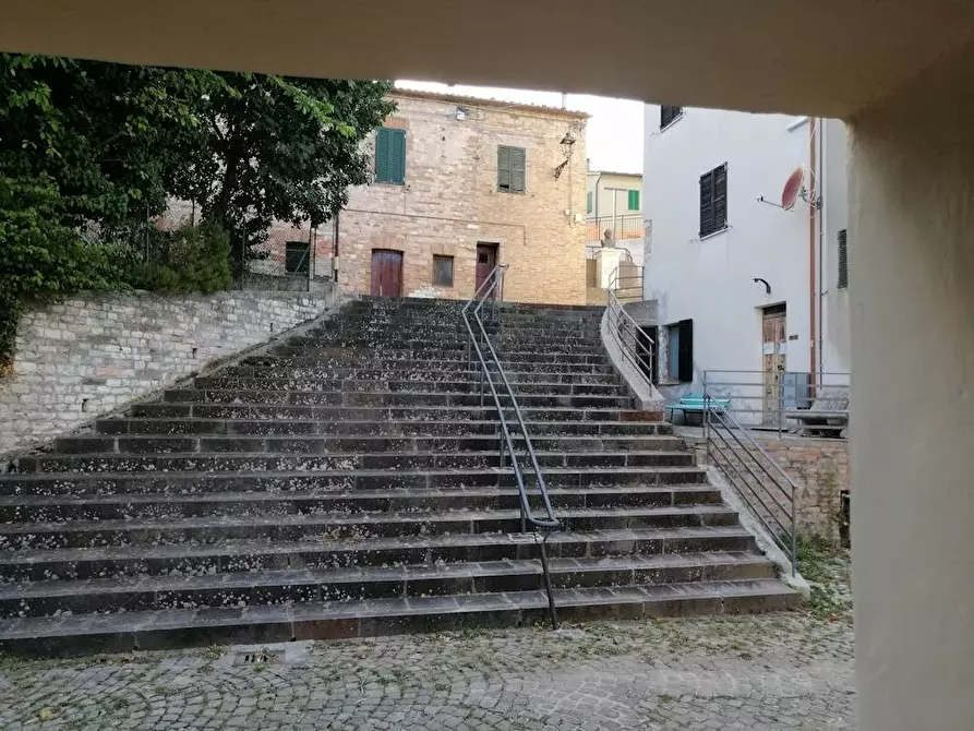 Immagine 25 di Appartamento in vendita  in piazza Balducci a Poggio San Vicino