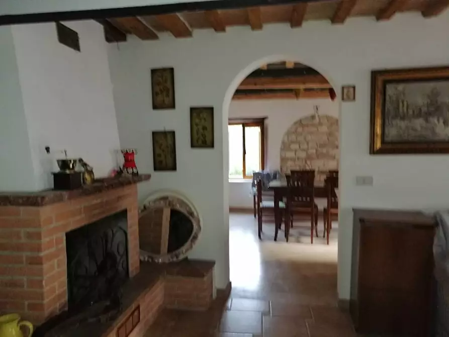 Immagine 14 di Appartamento in vendita  in piazza Balducci a Poggio San Vicino