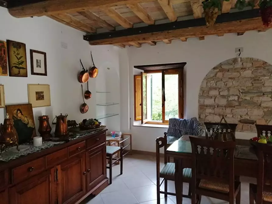 Immagine 6 di Appartamento in vendita  in piazza Balducci a Poggio San Vicino