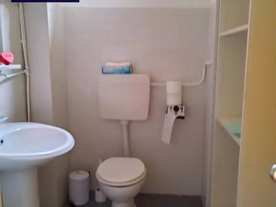 Immagine 2 di Attività commerciale in vendita  in VIA GARIBALDI a Monfalcone