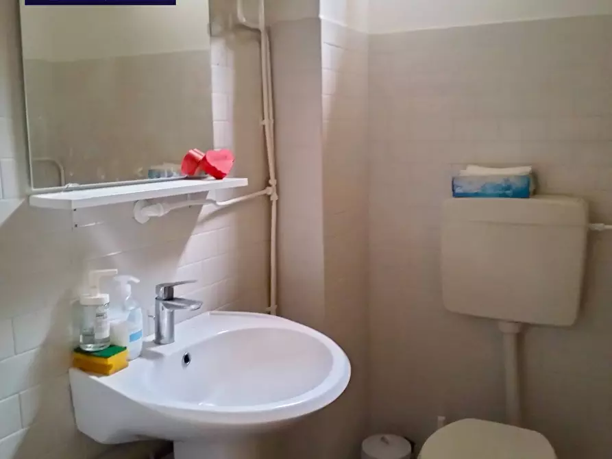 Immagine 3 di Attività commerciale in vendita  in VIA GARIBALDI a Monfalcone