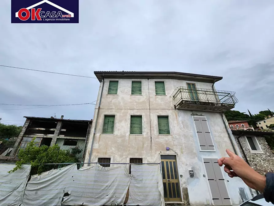 Immagine 2 di Rustico / casale in vendita  in Via Roma a Cavaion Veronese