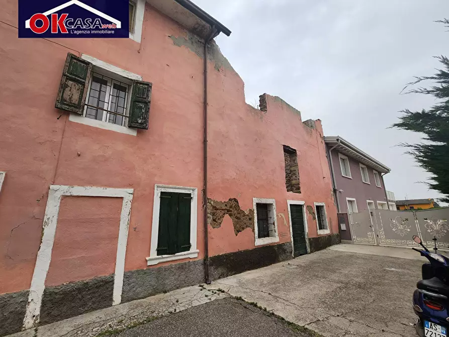 Immagine 9 di Rustico / casale in vendita  in VIA GARDESANE a Verona