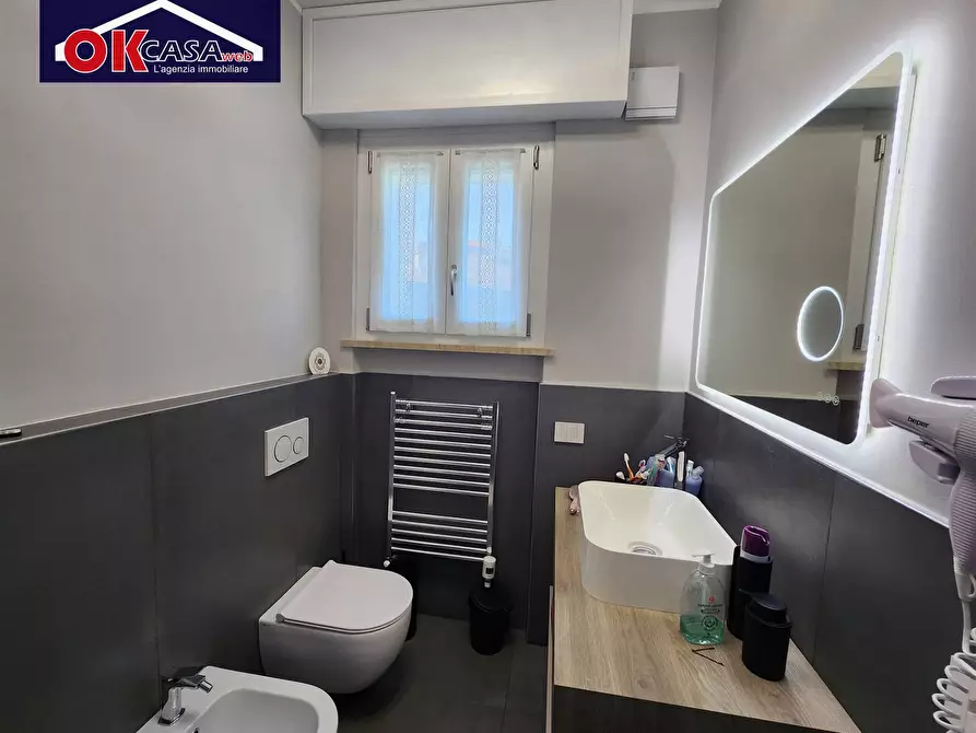 Immagine 16 di Appartamento in vendita  in via pò a Peschiera Del Garda