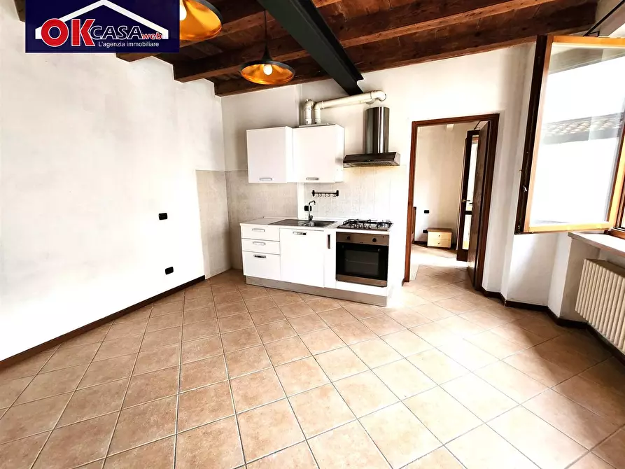 Immagine 3 di Appartamento in vendita  in via silvio pellico a Villafranca Di Verona