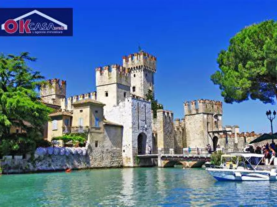 Immagine 22 di Appartamento in vendita  in fratelli Cairoli a Sirmione