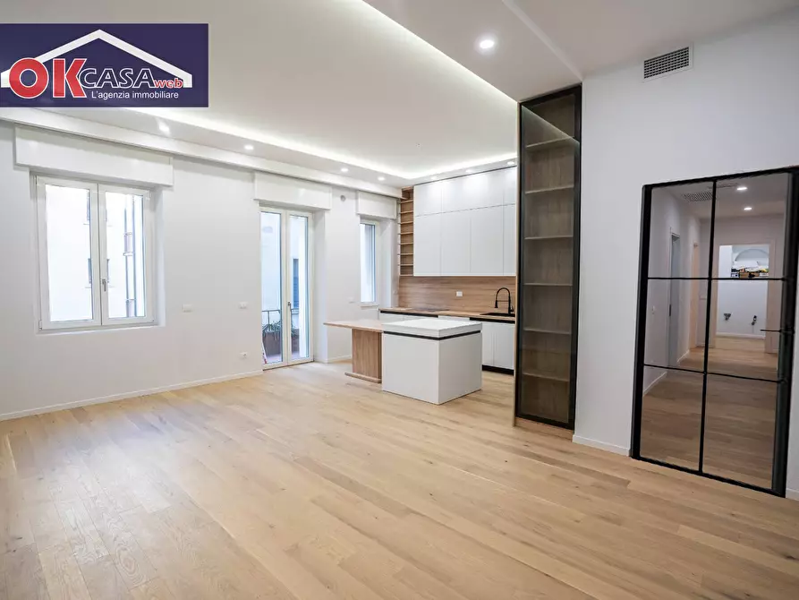 Immagine 2 di Appartamento in vendita  in corso porta nuova a Verona