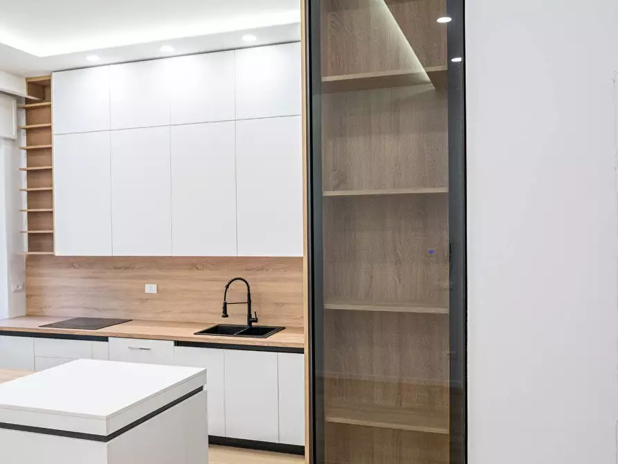 Immagine 7 di Appartamento in vendita  in corso porta nuova a Verona