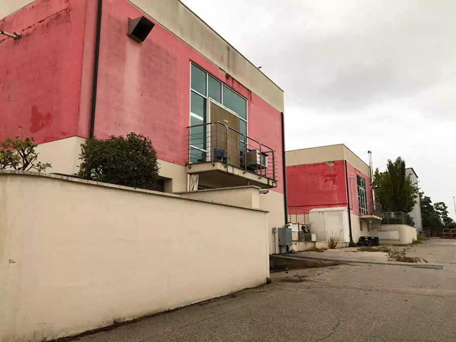 Immagine 4 di Capannone industriale in vendita  in Via Masci a Roseto Degli Abruzzi