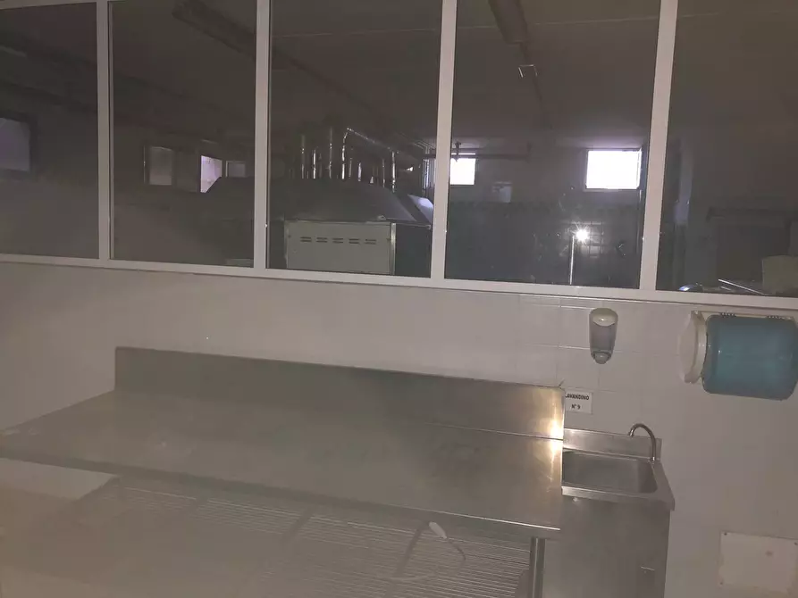 Immagine 15 di Capannone industriale in vendita  in Via Masci a Roseto Degli Abruzzi