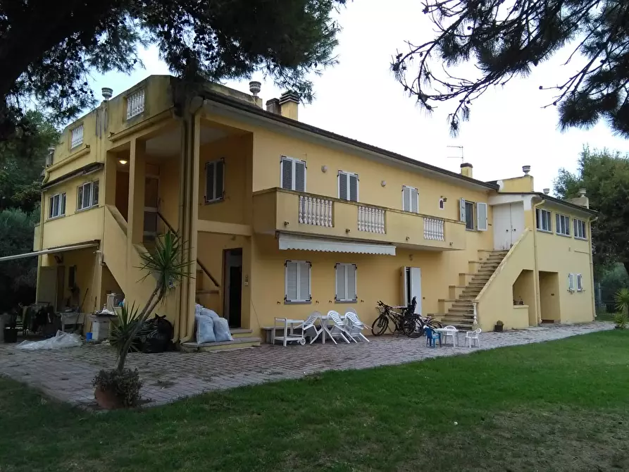 Immagine 1 di Villa in vendita  in Via Galilei a Giulianova