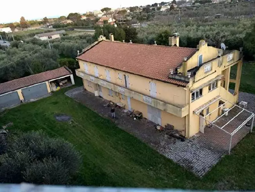 Immagine 4 di Villa in vendita  in Via Galilei a Giulianova
