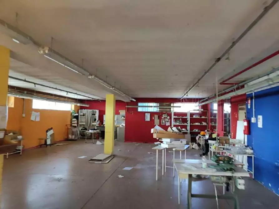 Immagine 10 di Capannone industriale in vendita  in VIA MOLINO FLAIANI a Corropoli