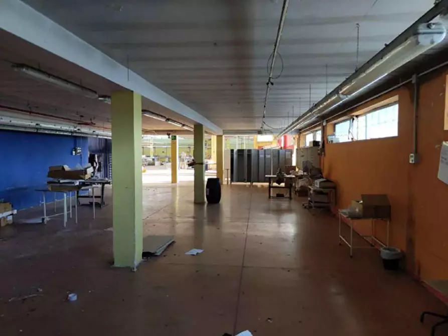 Immagine 12 di Capannone industriale in vendita  in VIA MOLINO FLAIANI a Corropoli