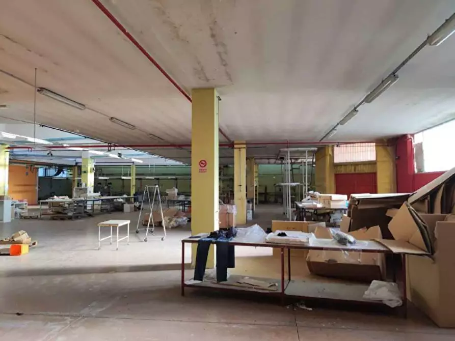 Immagine 11 di Capannone industriale in vendita  in VIA MOLINO FLAIANI a Corropoli