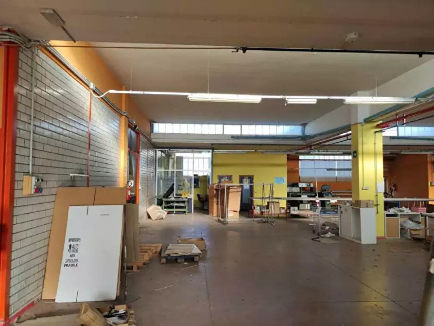 Immagine 15 di Capannone industriale in vendita  in VIA MOLINO FLAIANI a Corropoli