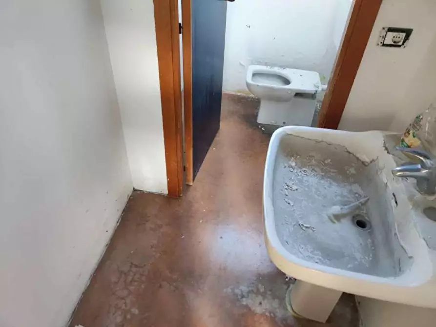 Immagine 24 di Capannone industriale in vendita  in VIA MOLINO FLAIANI a Corropoli