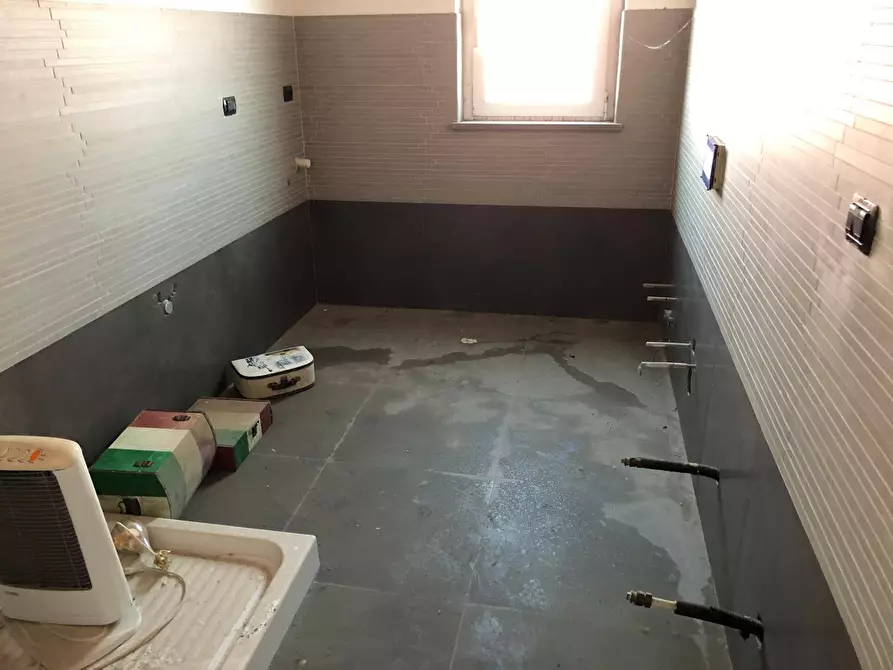 Immagine 26 di Capannone industriale in vendita  in Via Masci a Roseto Degli Abruzzi