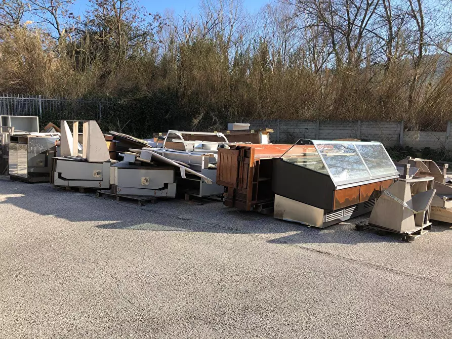 Immagine 27 di Capannone industriale in vendita  in Salino a Tortoreto