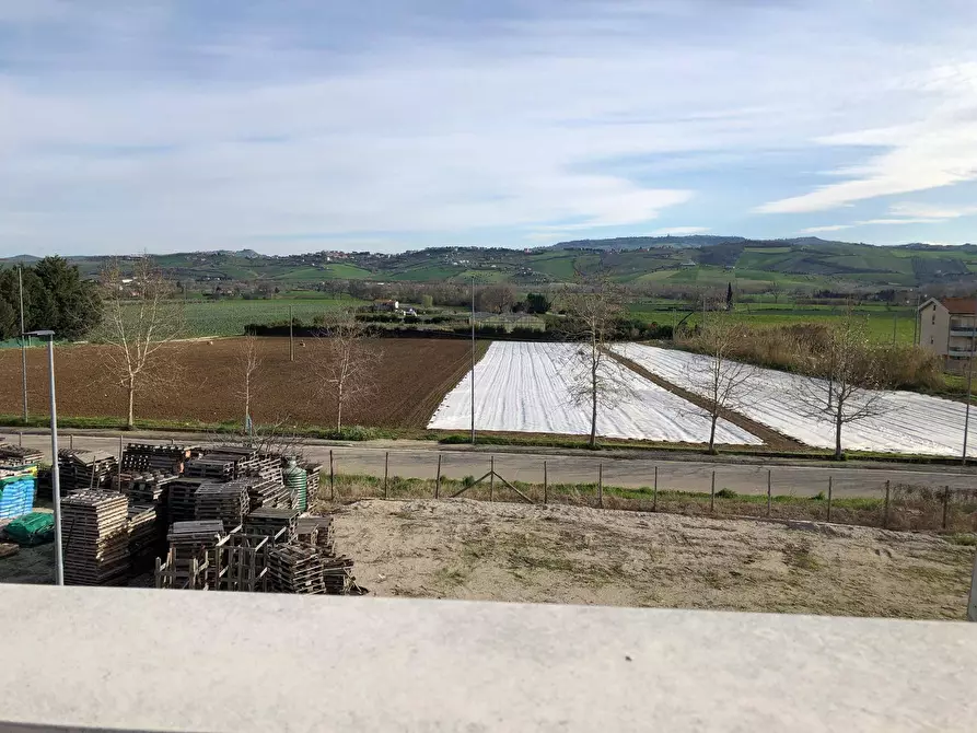 Immagine 24 di Locale commerciale in vendita  in Via Masci a Roseto Degli Abruzzi