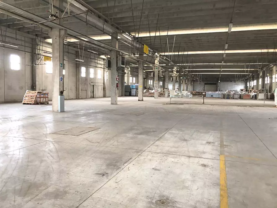 Immagine 7 di Capannone industriale in vendita  in Via Trieste a Tortoreto