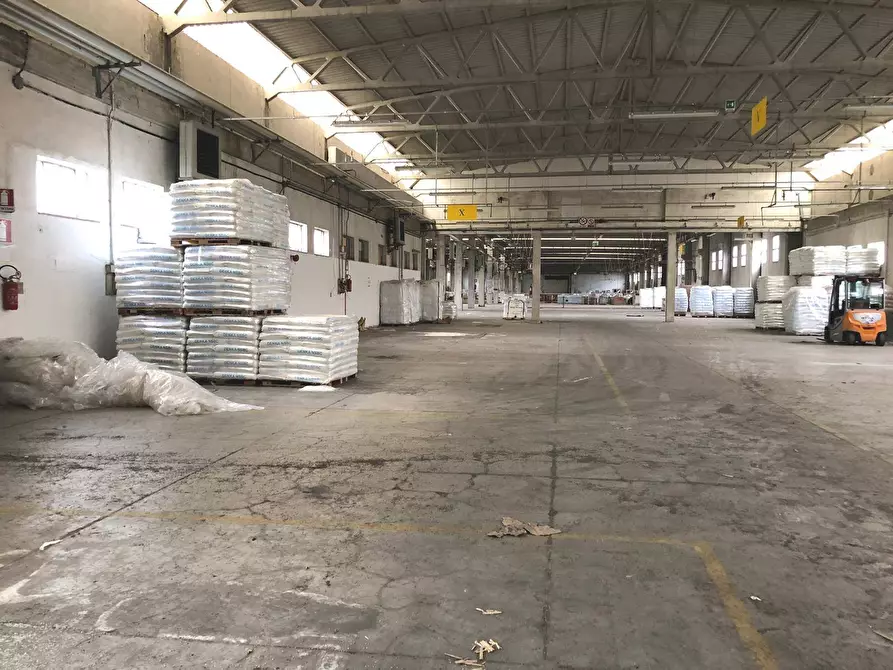 Immagine 18 di Capannone industriale in vendita  in Salino a Tortoreto