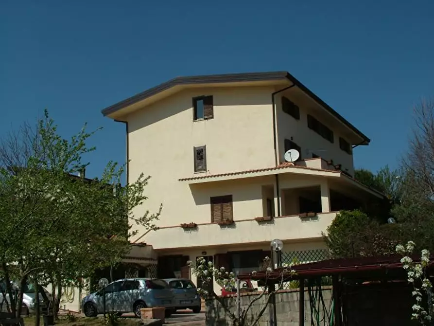 Immagine 1 di Villa in vendita  a Mendicino