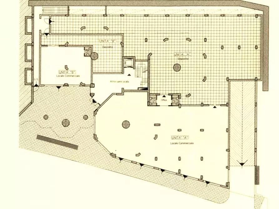Immagine 20 di Locale commerciale in affitto  in VIA PASQUALE ROSSI a Cosenza