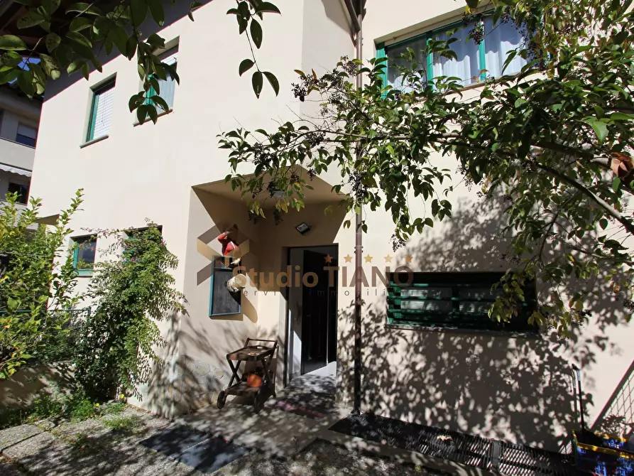 Immagine 4 di Villetta a schiera in vendita  in VIA  BENIAMINO CELLINI a Rende