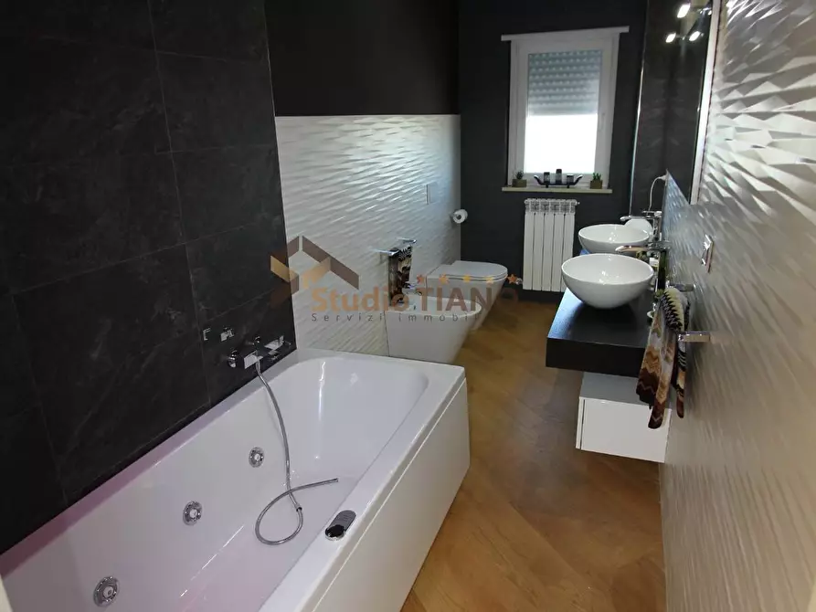 Immagine 23 di Appartamento in vendita  in PIAZZA DONATO BERGAMINI a Cosenza