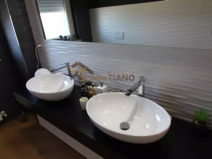 Immagine 24 di Appartamento in vendita  in PIAZZA DONATO BERGAMINI a Cosenza