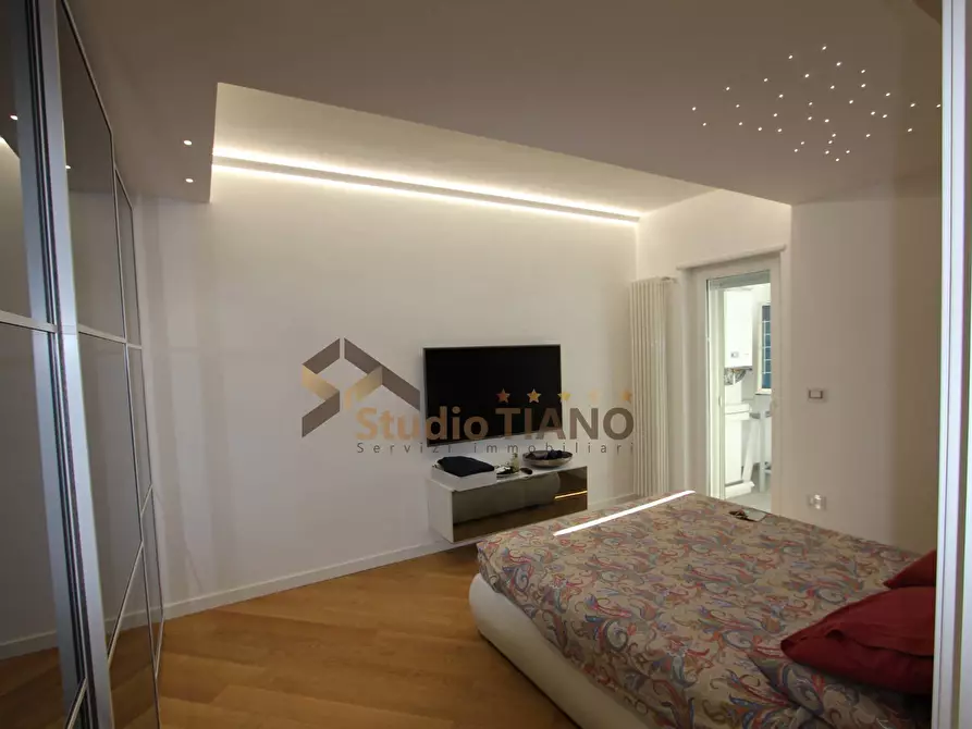 Immagine 26 di Appartamento in vendita  in PIAZZA DONATO BERGAMINI a Cosenza