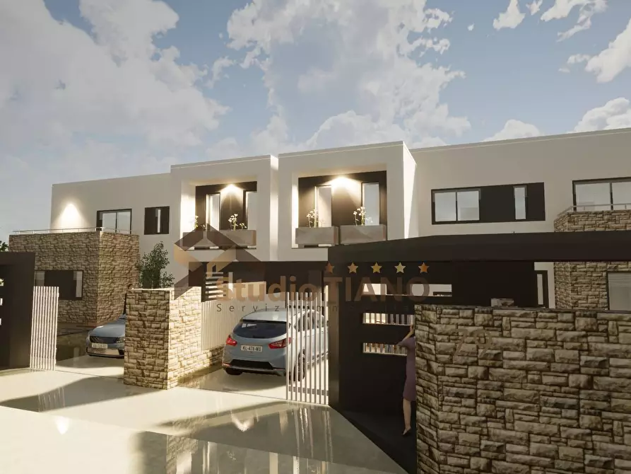 Immagine 10 di Villa in vendita  in VIA MODIGLIANI a Rende