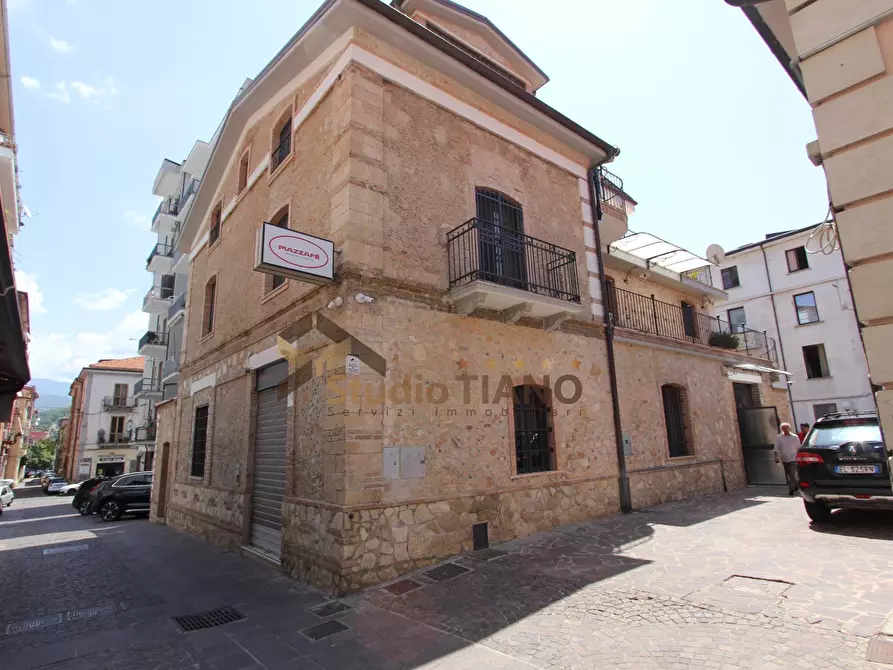 Immagine 2 di Locale commerciale in affitto  in VIA CAPODEROSE a Cosenza
