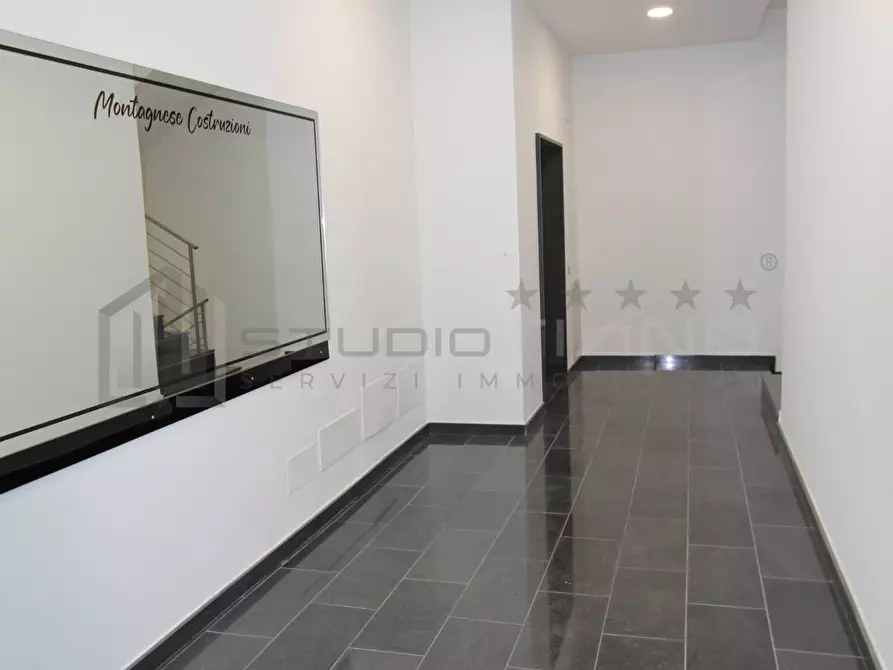 Immagine 3 di Appartamento in vendita  in VIALE GIACOMO MANCINI a Cosenza