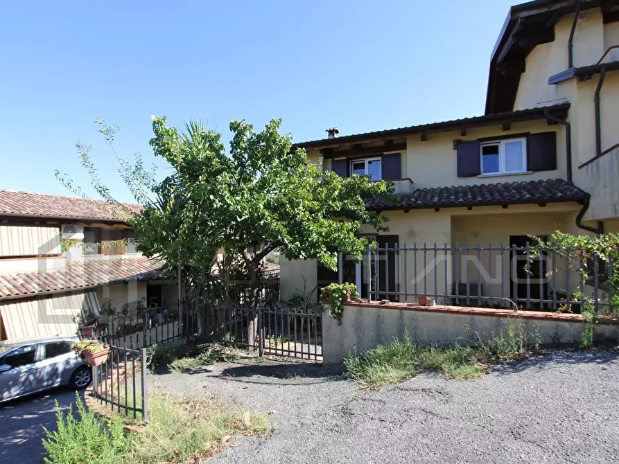 Immagine 1 di Casa bifamiliare in vendita  in VIA GIOVANNI MALAGODI a Montalto Uffugo