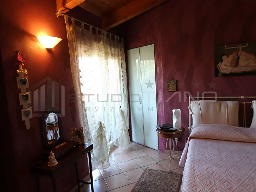 Immagine 25 di Casa bifamiliare in vendita  in VIA GIOVANNI MALAGODI a Montalto Uffugo