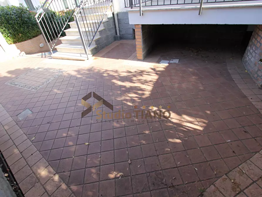 Immagine 3 di Casa bifamiliare in vendita  in VIA ALESSANDRO MAGNO a Rende