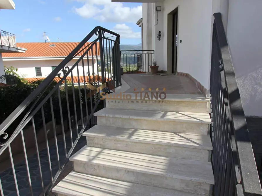 Immagine 5 di Casa bifamiliare in vendita  in VIA ALESSANDRO MAGNO a Rende