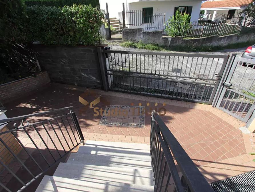 Immagine 6 di Casa bifamiliare in vendita  in VIA ALESSANDRO MAGNO a Rende