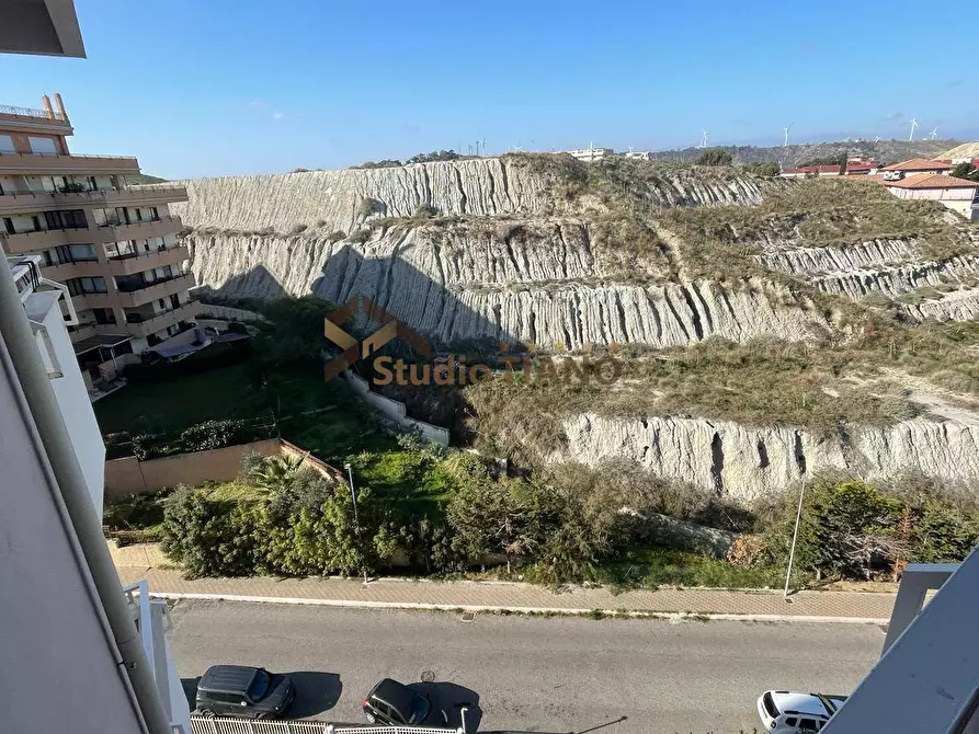 Immagine 10 di Appartamento in vendita  in VIA PIO LA TORRE a Crotone