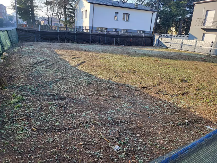 Immagine 1 di Terreno residenziale in vendita  in via Silvio Pellico a Lonate Pozzolo