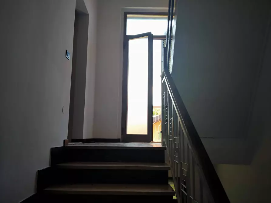 Immagine 23 di Villa in vendita  in caduti angeresi a Angera