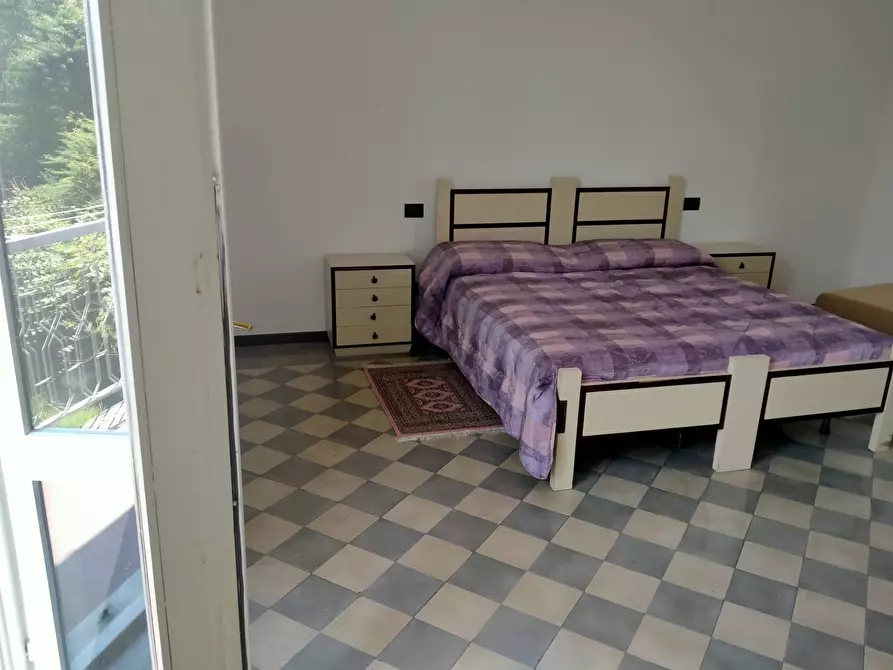 Immagine 29 di Villa in vendita  in caduti angeresi a Angera