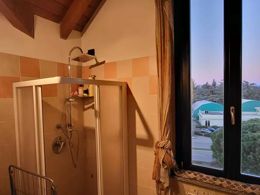 Immagine 16 di Appartamento in vendita  in viale lombardia a Gallarate