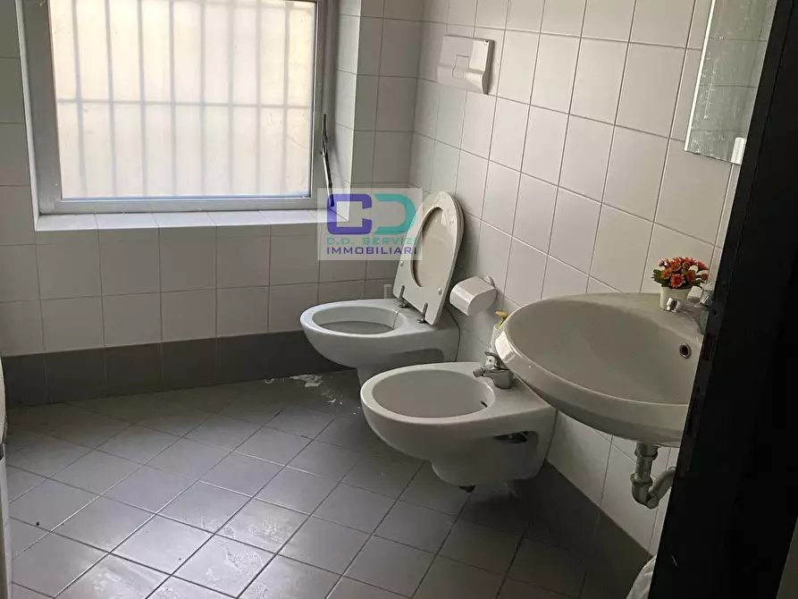 Immagine 27 di Locale commerciale in affitto  in VITTORIO EMANUELE II a Brignano Gera D'adda